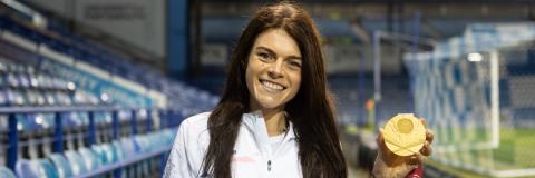 Lauren Steadman previous sport scholar with gold Paralympic medal