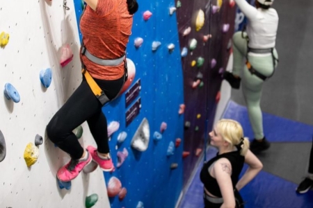 Girls' Night climbing